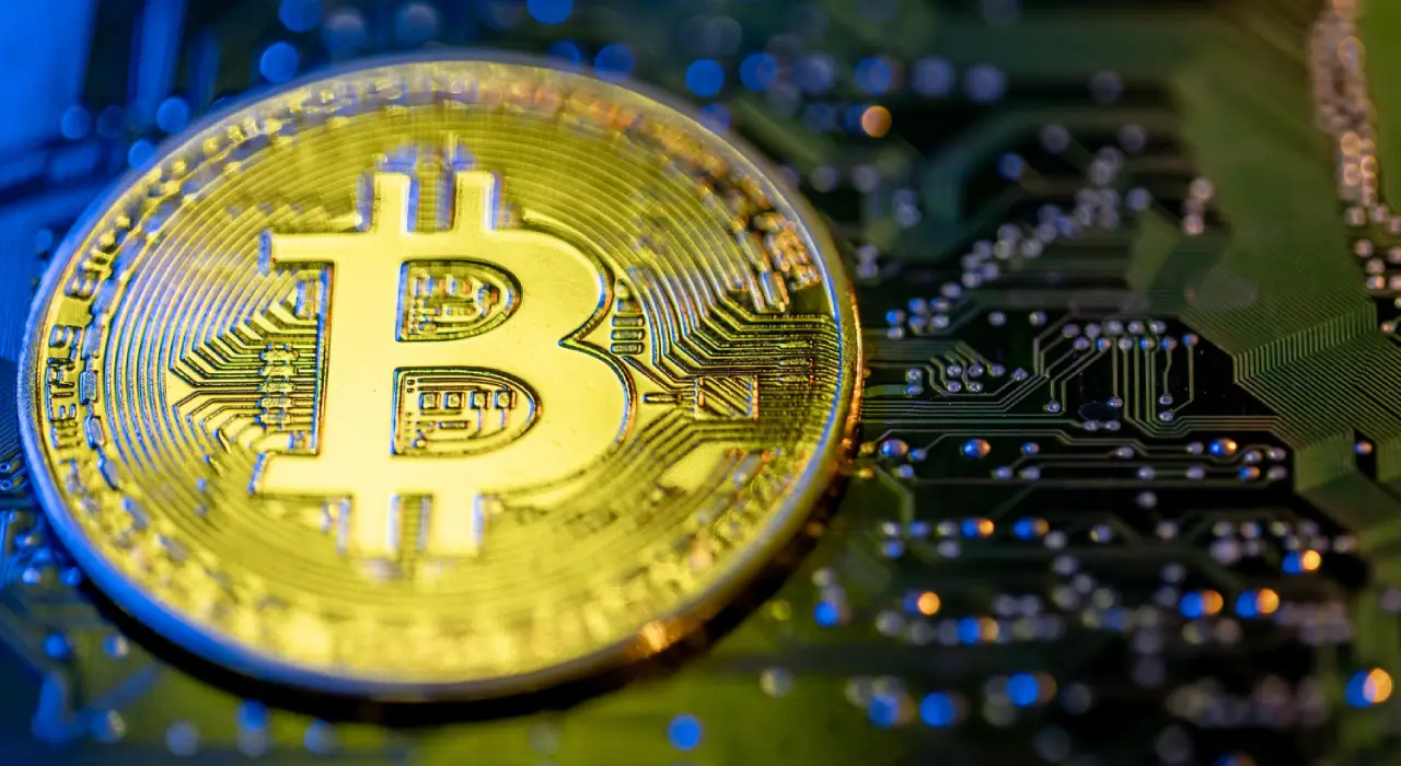 Халвінг Біткоїна: як працює ключовий механізм ринку та чого чекати далі