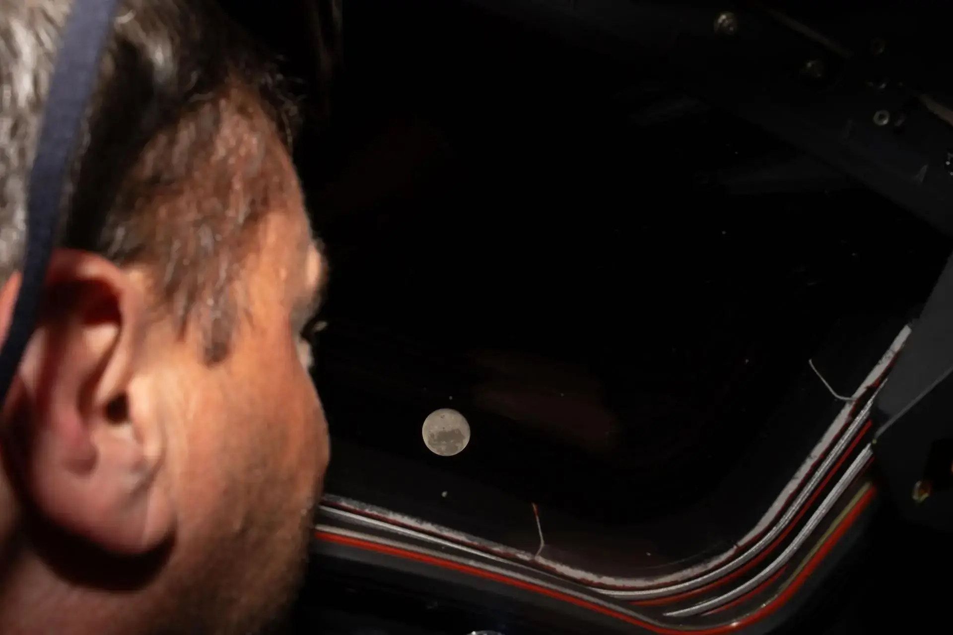 Люди вперше за понад 50 років побачили зворотний бік Місяця