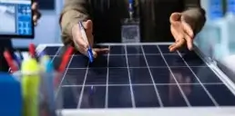 Вчені створили сонячну батарею, що зберігає енергію роками