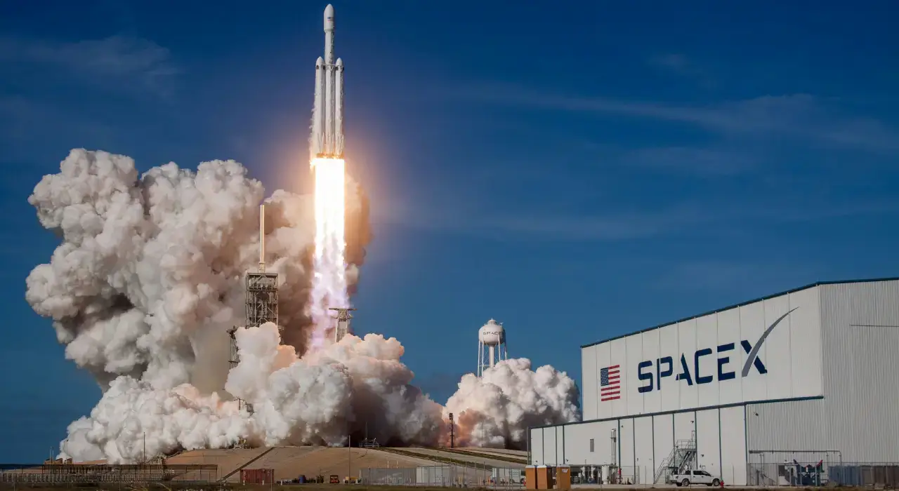 SpaceX готується до найбільшого IPO в історії