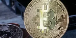 Біткоїн усе ще в зоні ризику: аналітики вказали на важливий сигнал