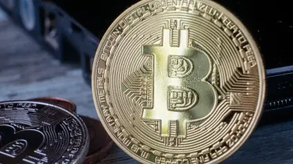 Біткоїн усе ще в зоні ризику: аналітики вказали на важливий сигнал