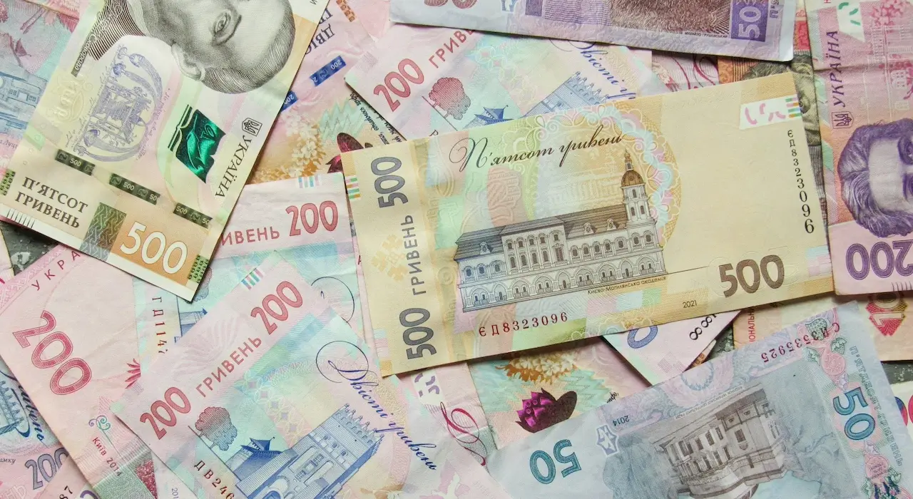 НБУ вводить в обіг нову 100-гривневу банкноту