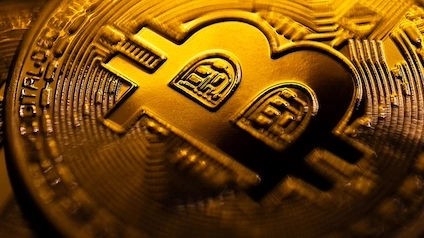 Кити Біткоїна активізувалися на тлі падіння ціни