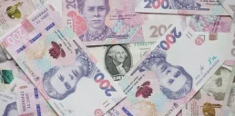 Скільки грошей українці залишають на касах магазинів