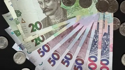 Скільки грошей втрачає Україна від зарплати у конвертах